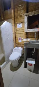Un baño de Intilodges Punta Veleros- Los Organos