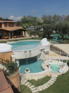 Bazén v ubytování Hotel Saturno Fonte Pura nebo v jeho okolí