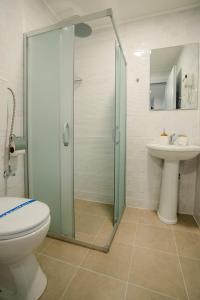 Ένα μπάνιο στο Makedon Apartments