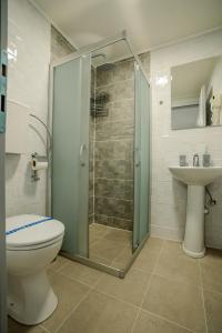 Ένα μπάνιο στο Makedon Apartments +63 φωτογραφίες