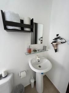 Phòng tắm tại Apartamento Tesoro-Ciudad de Guatemala zona 2 de Mixco