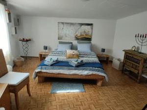 Postel nebo postele na pokoji v ubytování Armonia edificio storico del 1563.