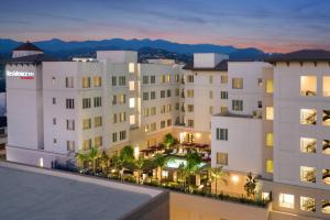 a view of a hotel at night at Residence Inn Los Angeles Glendale in Glendale