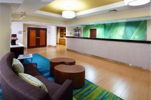 O zonă de relaxare la SpringHill Suites by Marriott Pittsburgh Washington