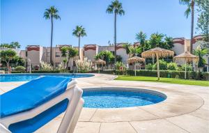 Bazén v ubytovaní Nice Apartment In Riviera Del Sol alebo v jeho blízkosti