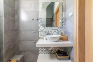 Ένα μπάνιο στο Magriplis Hill Apts +26 φωτογραφίες