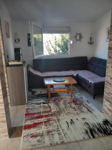 Kuchyň nebo kuchyňský kout v ubytování Familien Ferienhaus Vir Croatia 150m Strand Restaurant Einkaufen