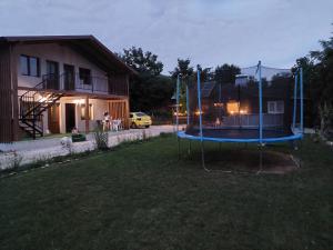 Bazén v ubytování Cabana Oprișor nebo v jeho okolí