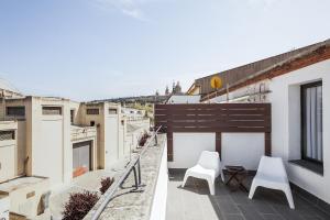 Balkón alebo terasa v ubytovaní Fira Apartments by gaiarooms