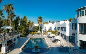 ボドルム・シティにあるTangiers Hotel Ex Marina Bayのホテルのスイミングプールのイメージ