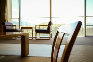 Khu vực ghế ngồi tại Enakyo Onsen Hotel Yuzuriha