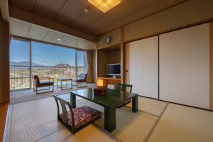 TV/trung tâm giải trí tại Enakyo Onsen Hotel Yuzuriha