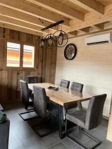 Część wypoczynkowa w obiekcie Chalet L'Ôbresse