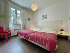 Postel nebo postele na pokoji v ubytování Maison Saint-Georges-d'Oléron, 3 pièces, 4 personnes - FR-1-246A-161