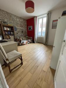 Posedenie v ubytovaní Grande Maison Familiale à Nantes avec Piscine