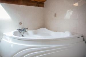 Łazienka w obiekcie Villa Ersanavera