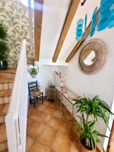 Zdjęcie z galerii obiektu GATU PREMIUM Villa Lurberri piscina privada, 4 dormitorios, 2 baños, parking , jardines, " Preferente mayores de 25 años y familias " ín y barbacoa w mieście Chiclana de la Frontera