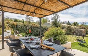 Fotografia z galérie ubytovania Cozy Home In Saignon With Outdoor Swimming Pool v destinácii Saignon