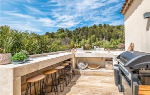Fotografia z galérie ubytovania Cozy Home In Saignon With Outdoor Swimming Pool v destinácii Saignon