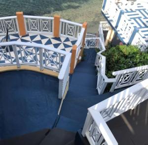 Svalir eða verönd á Moxons Beach Club