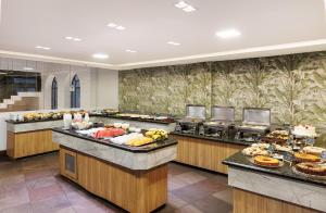 Comida no hotel ou em algum lugar perto