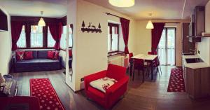 A kitchen or kitchenette at Dolomites Holiday Home