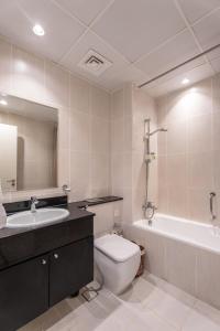 Koupelna v ubytování Luxury Studio Apartment JVC Tower 108 Dubai