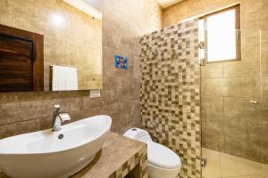 Fotografie z fotogalerie ubytování Casa Blanco in Playa Potero with Pool Just 3 min Walk to Beach v destinaci Potrero