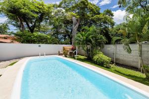 Fotografie z fotogalerie ubytování Casa Blanco in Playa Potero with Pool Just 3 min Walk to Beach v destinaci Potrero
