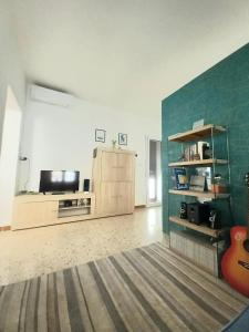 A kitchen or kitchenette at Zisas