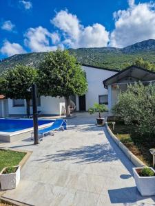 Πισίνα στο ή κοντά στο Infinity - Attractive villa for rest and relaxation
