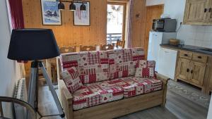 Kuchyňa alebo kuchynka v ubytovaní Appartement 6/8 pers à 200 m des pistes - piscine