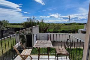 Balkón alebo terasa v ubytovaní Appartement dans Mas camarguais