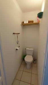 Kúpeľňa v ubytovaní Appartement dans Mas camarguais