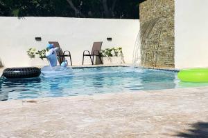 Bazén v ubytování Villa Estrella 3Br- Pool -WiFi-BBQ-Free Parking nebo v jeho okolí