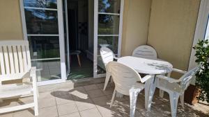 Balkón alebo terasa v ubytovaní CAP COZ plage piscine et jardin