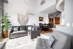 Foto sihtkohas Tamarindo asuva majutusasutuse Monte Perla 3 Ocean View Condo in the Heart of the Action! galeriist