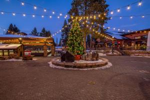 Gallery image of Pine Loop Log Cabin - Meredith Lodging in La Pine