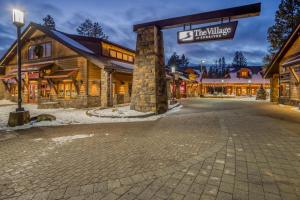 Gallery image of Pine Loop Log Cabin - Meredith Lodging in La Pine