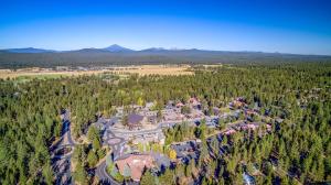 Gallery image of Pine Loop Log Cabin - Meredith Lodging in La Pine