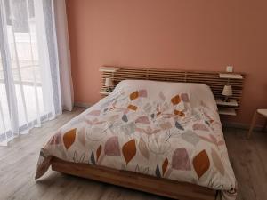 Posteľ alebo postele v izbe v ubytovaní Villa 4* avec Piscine, 4 Chambres, Proche Plage - La Tranche-sur-Mer - FR-1-194-259