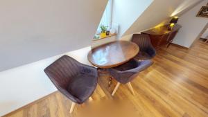 Posezení v ubytování Apartman Ateliér Vary v nově zrekonstruovaném domě