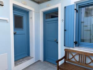 A bathroom at Aleminas Rooms