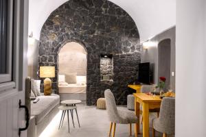 Postel nebo postele na pokoji v ubytování Deep Earth Villas + 37 fotografií