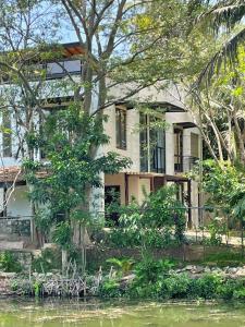 Budova, kde se ubytování v soukromí nachází + 17 fotografií