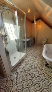 Koupelna v ubytování Eta's Manor @ Brooklands