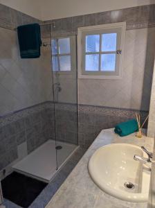 Kúpeľňa v ubytovaní Villa Olivaie St Ange + 12 fotografií