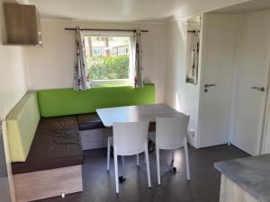 Fotografia z galérie ubytovania Mobile home 3 chambres Camping Cœur de Vendée 3 étoiles v destinácii La Boissière-de-Montaigu