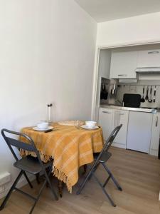 Kuchyňa alebo kuchynka v ubytovaní Super Studio centre ville d'Ajaccio + 4 fotografie