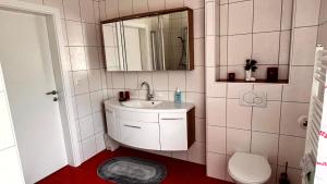 Kúpeľňa v ubytovaní Ferienwohnung Brenner + 37 fotografií